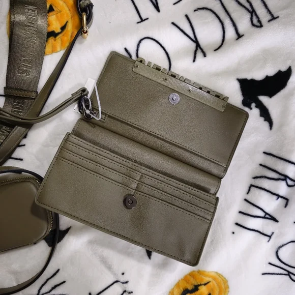 [SOLD] RARE SET* TIKTOK VIRAL STEVE MADDEN BEVELYN OLIVE PURSE & MATCHING WALLET - Picture 4 of 9